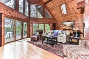 Large lakefront family home with deck, private - Image 3