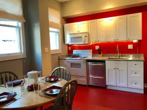 Trinity Park Retreat - Image 4
