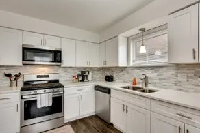 3 Br/2 Ba W/ Building Laundry by Il Med District - Image 4
