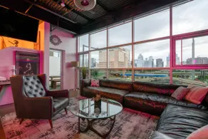Swanky Townhome+Rooftop | Downtown | 6th Street! - Image 2