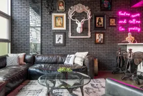 Swanky Townhome+Rooftop | Downtown | 6th Street! - Image 3