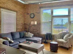 Cozy Loft Retreat for Two - Image 4