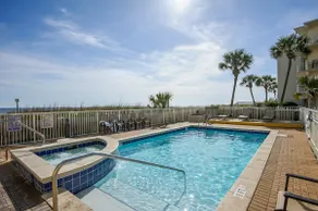 Oceanfront Bliss: Pool, Hot Tub & Beach Service - Image 4