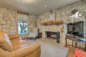 Blanco Riverfront Historic Home, 3 Mi to Downtown! - Image 4
