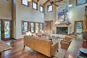 Riverfront Home w / Shaded Porch + HotTub af DT Blanco - Image 4