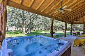 Riverfront Home w / Shaded Porch + HotTub af DT Blanco - Image 2