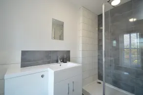 Apartment Deluxe Private Bathroom - Image 4