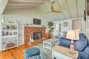Waterfront Portsmouth Cottage: 8 Mi. From Newport! - Image 2