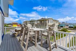 6205 Markel * 4 Min Walk to the Beach - Image 3