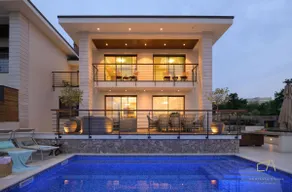 Beachfront Villa Marconica - Image 3
