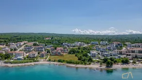 Beachfront Villa Marconica - Image 4