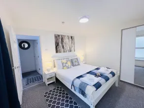 Superior Apartment-Private Bathroom-2 Bed - Image 5