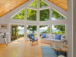 Blue Bluff Beauty - King Bed, Private Lake Access - Image 2