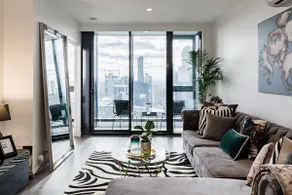 Fall asleep on 42nd floor to a sea of city lights - Image 2