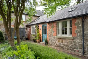 Courtyard Cottage - Image 3