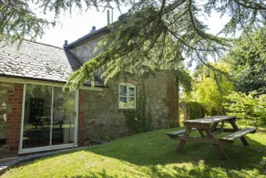 Courtyard Cottage - Image 4