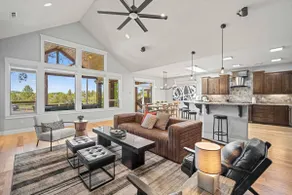 Ultimate River House-20 mins to Bachelor. Old - Image 2