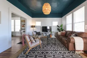 Entdecken Sie Uptown Waco vom liebevoll renovierten Bungalow aus den 1930er Jahren - Image 3