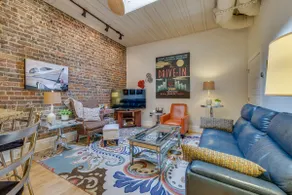CozyUrbanLoft-Coffee to Concerts,Walk Everywhere! - Image 2