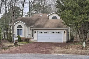 Pool Access, Deck & Grill: Ocean Pines Getaway - Image 3