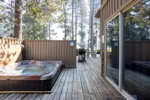 MALH044 - Views on 18th Green, Hot Tub, Bikes - Image 5