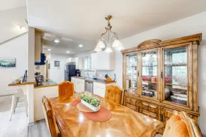 Beautiful & Spacious Family-Friendly Home withFree WiFi Deck and Close to Lakes - Image 3