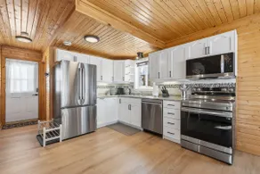 Lakeside Retreat with Hot Tub - Image 3