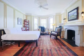 Boston Brownstone Stay, Includes Parking - Image 3