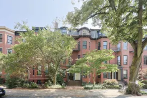 Boston Brownstone Stay, Includes Parking - Image 5