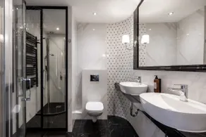 Feniks Stunning 2-bed apartment with 3 terraces - Image 3