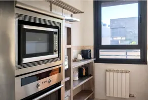 Bright apartment with garage. Pet-friendly. - Image 3