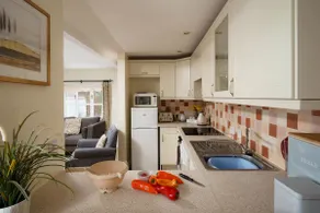 Dog Friendly, 2 miles from coast, sleeps 2-4, - Image 3