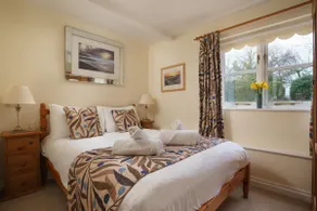 Dog Friendly, 2 miles from coast, sleeps 2-4, - Image 5