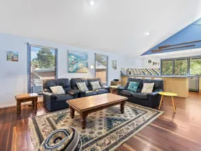 Flipper Beach House by Discover Stradbroke | 3 bedroom, 1 bathroom, big yard for cricket :) - Image 5