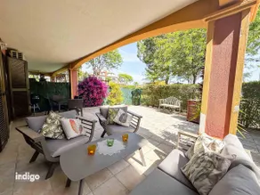 HEN001Stunning Garden Apartment - Image 2
