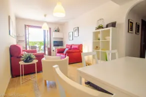 HEN001Stunning Garden Apartment - Image 4