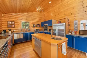 Vid Last Lodge | Vacker 3BR Pet Friendly Log Home w / badtunna och bekvämligheter! - Image 5