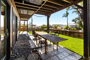 Beachside Hideaway-Short walk to the beach - Image 4