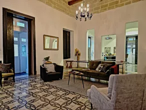 Grand House of Character Valletta - Image 4
