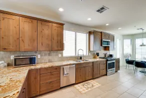 6 Mi to Pinnacle Peak Park: BBQ-Ready Home w/ Yard - Image 5