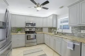 3BR Beach House Private Pool Beach Access Incl - Image 3