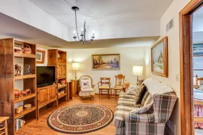 Charming Apartment w/ Yard & Beautiful Gardens! - Image 3