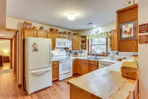 Charming Apartment w/ Yard & Beautiful Gardens! - Image 2