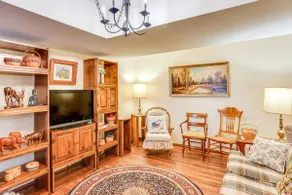 Charming Apartment w/ Yard & Beautiful Gardens! - Image 5