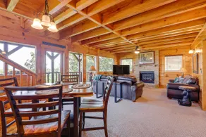 NEW-Chic Cabin w / Fantastic Sunset Views + Deck - Image 4