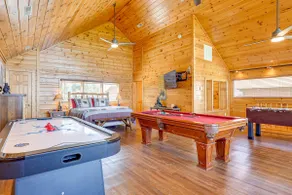 NEW-Chic Cabin w / Fantastic Sunset Views + Deck - Image 3