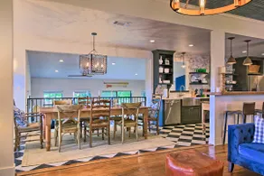 Beautiful Hill Country Cottage - Walk to Downtown! - Image 3