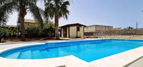 AL049 Villa med privat pool og grill - Image 4