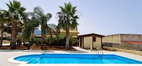 AL049 Villa med privat pool og grill - Image 2