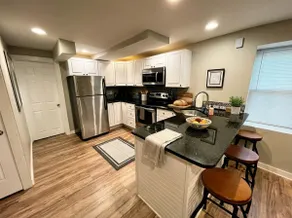 Stylish Cool Springs Apt, King Bed - Image 2